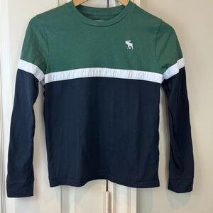Boys size 11/12 Abercrombie Kids Green and Navy Long Sleeve Tee